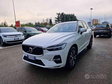 VOLVO XC60 B4 (d) Geartronic Momentum Pro