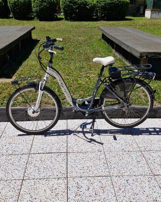 Bicicletta elettrica Olympia EnergyOne – stile ola