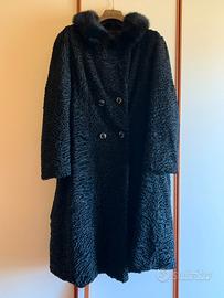 Pelliccia in agnellino persiano e collo di visone