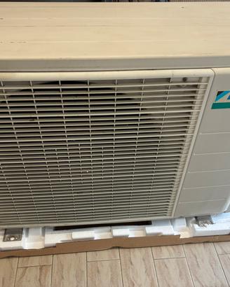 Condizionatore Daikin dual split 9000+9000 inverte