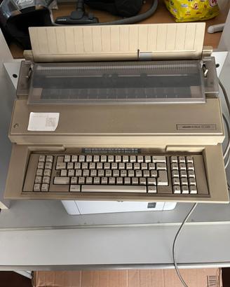 Macchina da scrivere elettronica Olivetti ET 2400