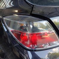 Fanale posteriore sinistro OPEL ASTRA H del 2006