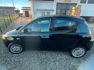 ypsilon