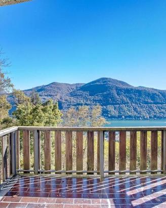 Villetta a schiera di 180 m² con più di 5 locali a