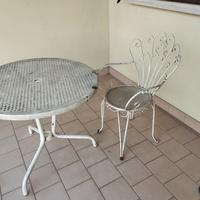 tavola defer battuto con sedia ferro battuto