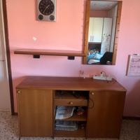 Armadietto con scaffale e specchio