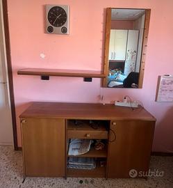 Armadietto con scaffale e specchio