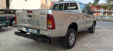 Toyota Hilux 2.5 D-4D 4WD Extra Cab PICK UP