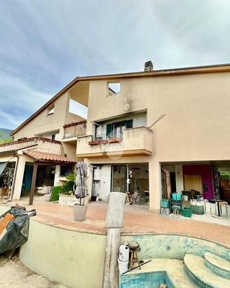 VILLA SINGOLA A CAMPELLO SUL CLITUNNO