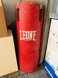 Sacco da boxe + sostegno a muro
