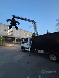 Iveco daily con gru