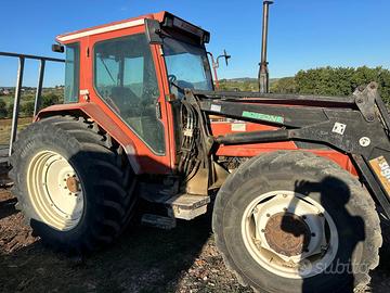 Trattore con caricatore fiat F120