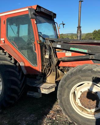 Trattore con caricatore fiat F120