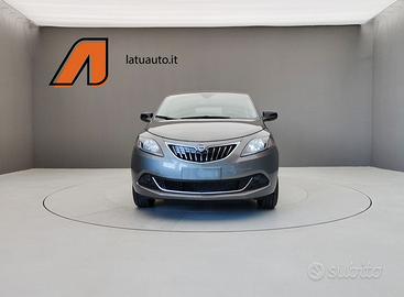 YPSILON 1.0 70CV HYBRID PLATINO