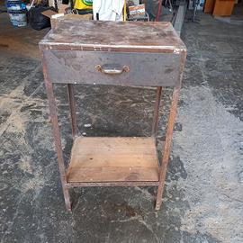 Piccolo banca da lavoro in ferro jndustriale