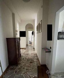 Immobile in asta di 86 m² con 3 locali e box auto 