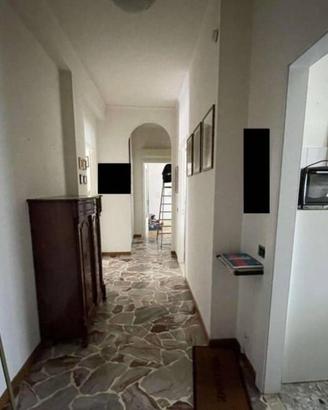 Immobile in asta di 86 m² con 3 locali e box auto 
