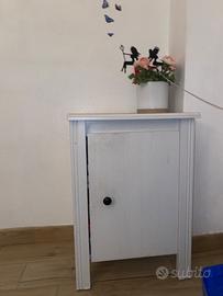 Comodino Ikea