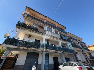3 LOCALI A CASTELLAMMARE DI STABIA
