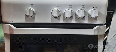 cucina con forno a metano