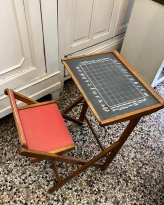 Vecchio banchetto per bambini