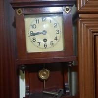 Orologio a pendolo a carica manuale inizi 900