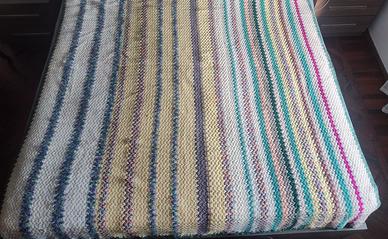 coperta in lana fatta a mano