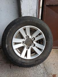 Cerchi in lega con pneumatici