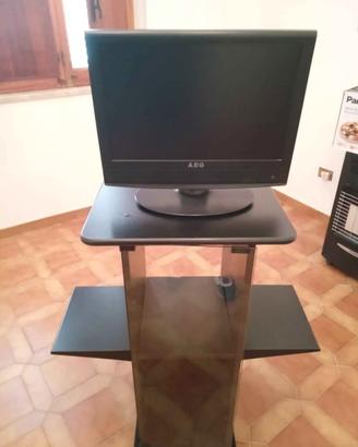 mobiletto e TV con decoder 