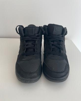Nike Court Borough Mid
