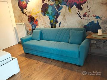 Stanza singola per ragazza referenziata