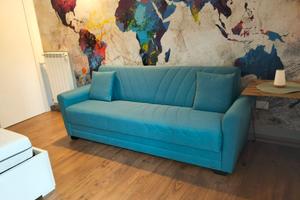 Stanza singola per ragazza referenziata