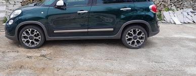 Cerchi in lega con gomme Fiat 500L
