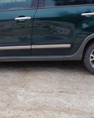 Cerchi in lega con gomme Fiat 500L