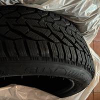 Pneumatici invernali 225 55 18 nuovi