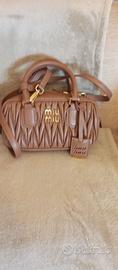 miu miu borsa Arcadie
