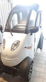 scooter elettrico cabinato