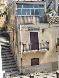 Casa su 3 livelli