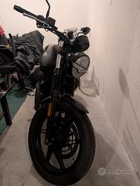 Moto Guzzi V7 Stone fine 2023