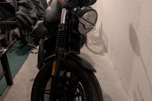 Moto Guzzi V7 Stone fine 2023