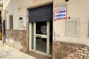 NEGOZIO A MANFREDONIA