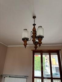 Lampdario vintage in legno