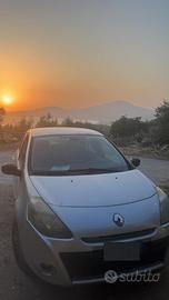 RENAULT Clio 3a serie 1.2 16V 5P Live!