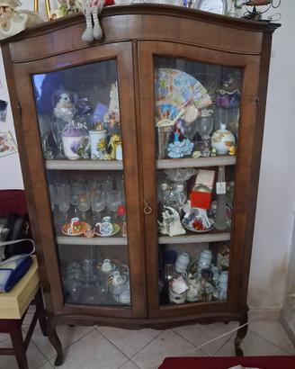 Vetrina con legno e cristallo