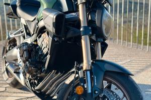 Honda CB650R E-Clutch Marzo 2025 Pari al Nuovo