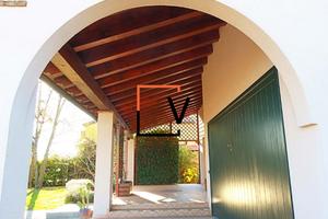 VILLA SINGOLA CON AMPIO GIARDINO