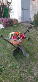 ARATRO antico da traino buoi per giardino