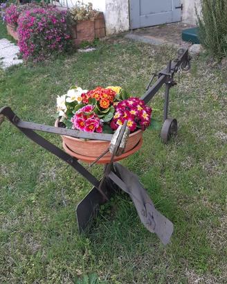 ARATRO antico da traino buoi per giardino
