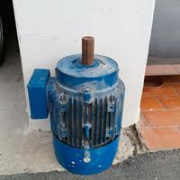 Motore elettrico trifase