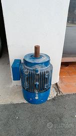 Motore elettrico trifase